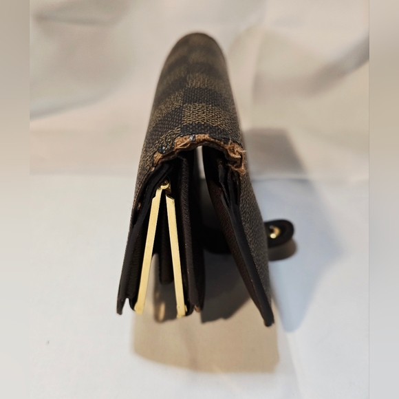 Louis Vuitton Damier Ebene Kisslock Wallet - Picture 5 of 8